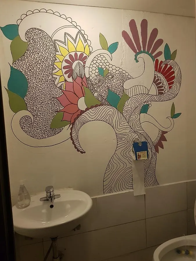 Jinho'S Black Whale Guest House & Bar Seoul Homestay