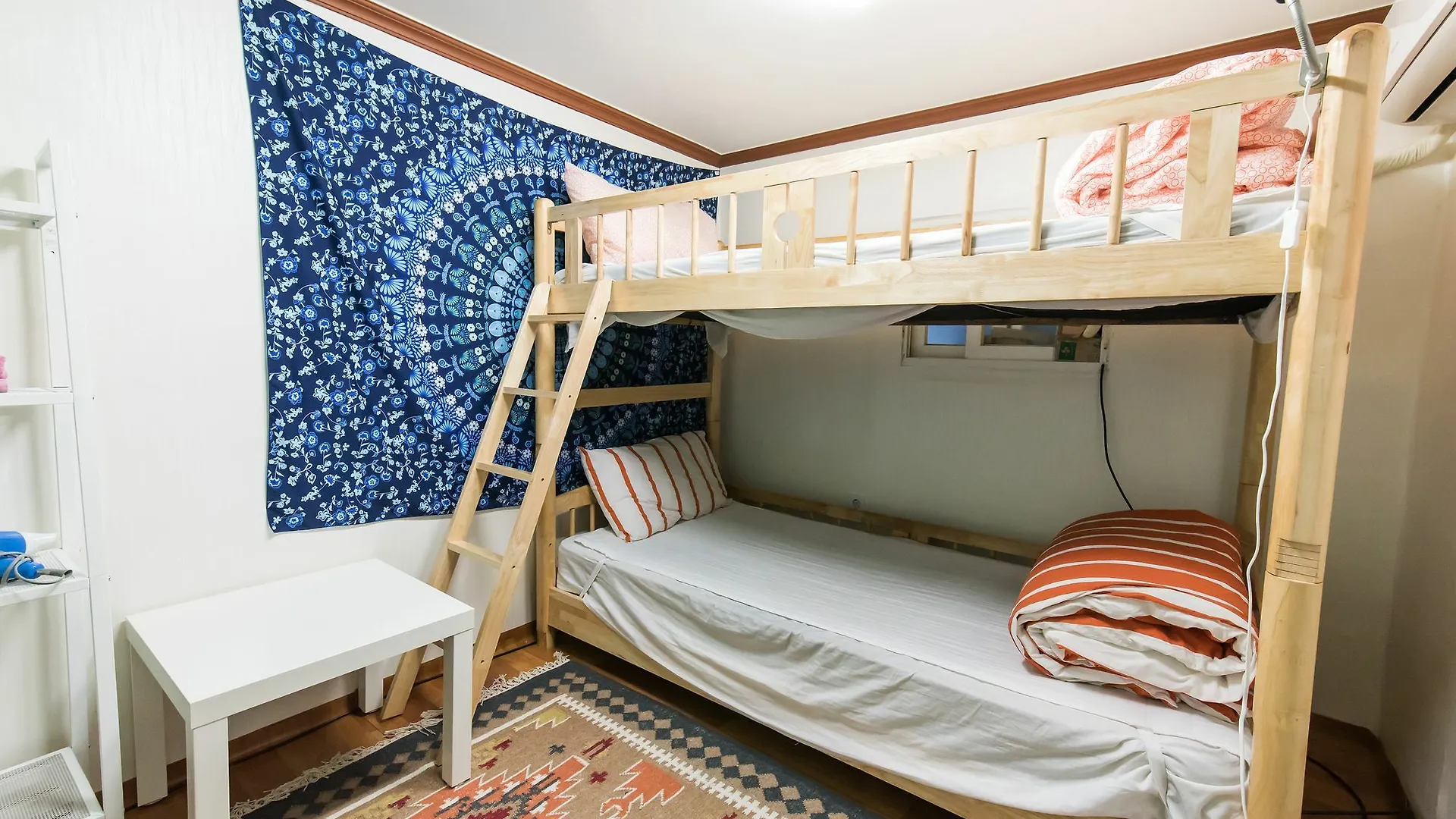 Jinho'S Black Whale Guest House & Bar Seoul South Korea